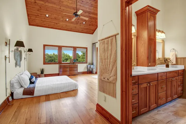 $1,825,000 | 5949 Korback Road, Spring Green, WI 53588