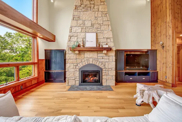 $1,825,000 | 5949 Korback Road, Spring Green, WI 53588