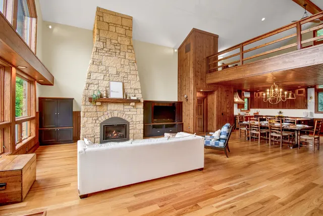 $1,825,000 | 5949 Korback Road, Spring Green, WI 53588