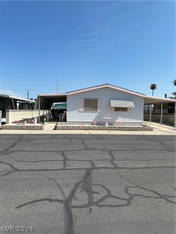 5474 Petaca Road Las Vegas, NV 89122 - Photo 1 of 17