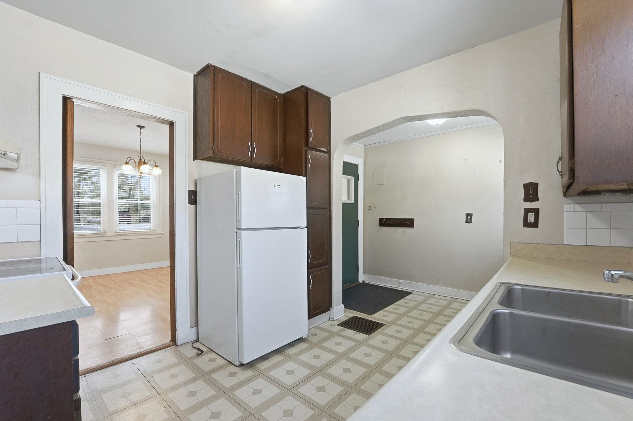 5330 Bluffton Road Fort Wayne, IN 46809 - Photo 16 of 36