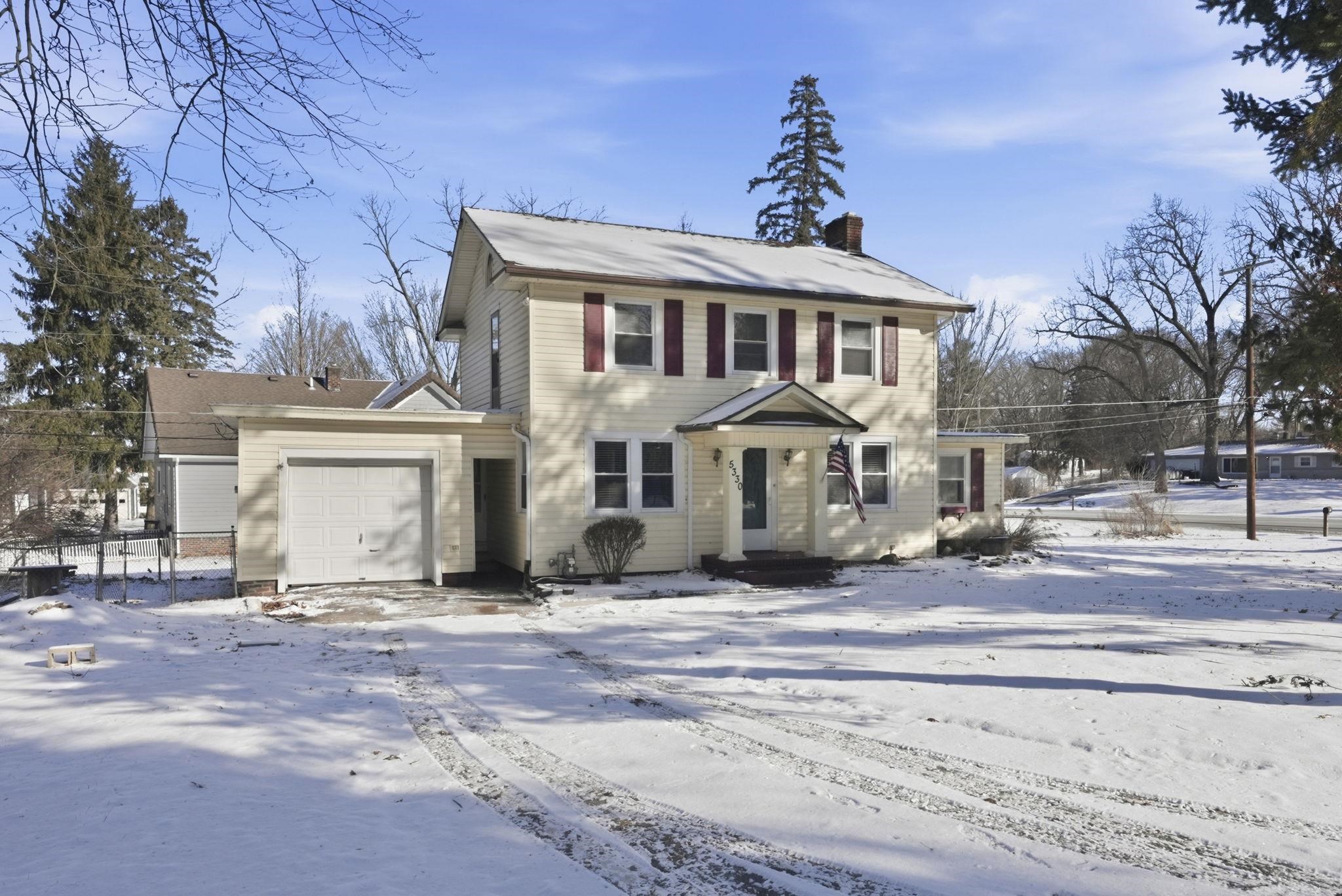 5330 Bluffton Road Fort Wayne, IN 46809 - Photo 3 of 36