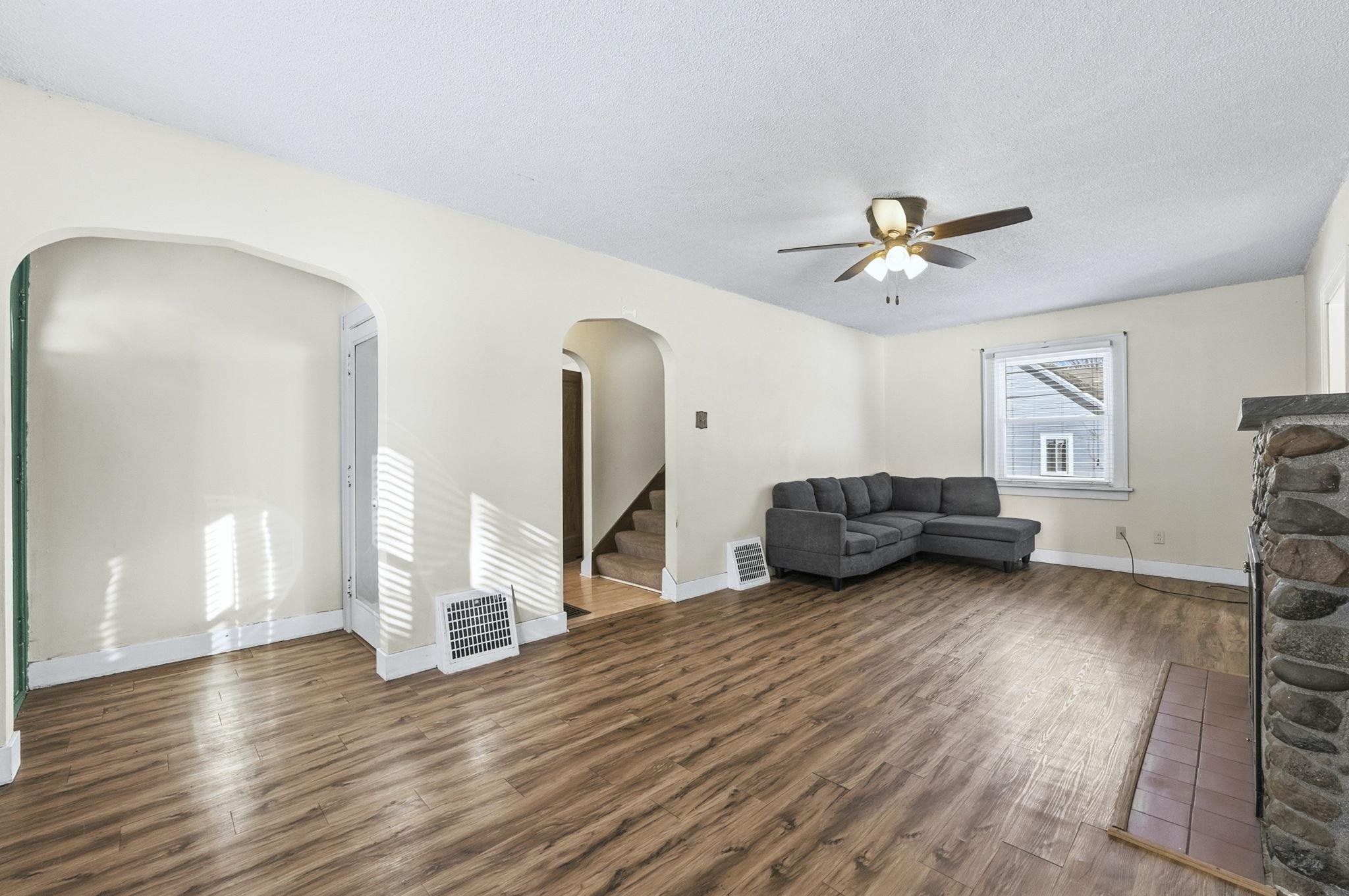 5330 Bluffton Road Fort Wayne, IN 46809 - Photo 5 of 36