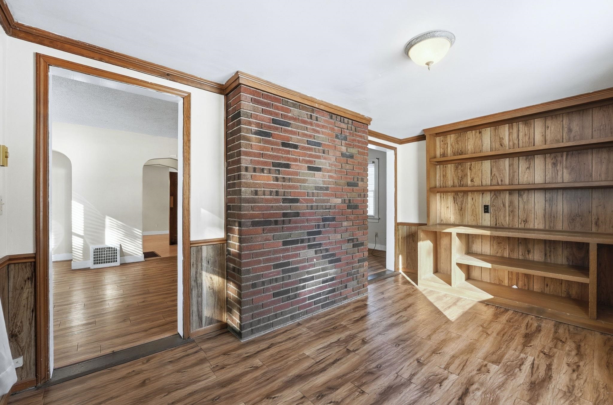 5330 Bluffton Road Fort Wayne, IN 46809 - Photo 9 of 36