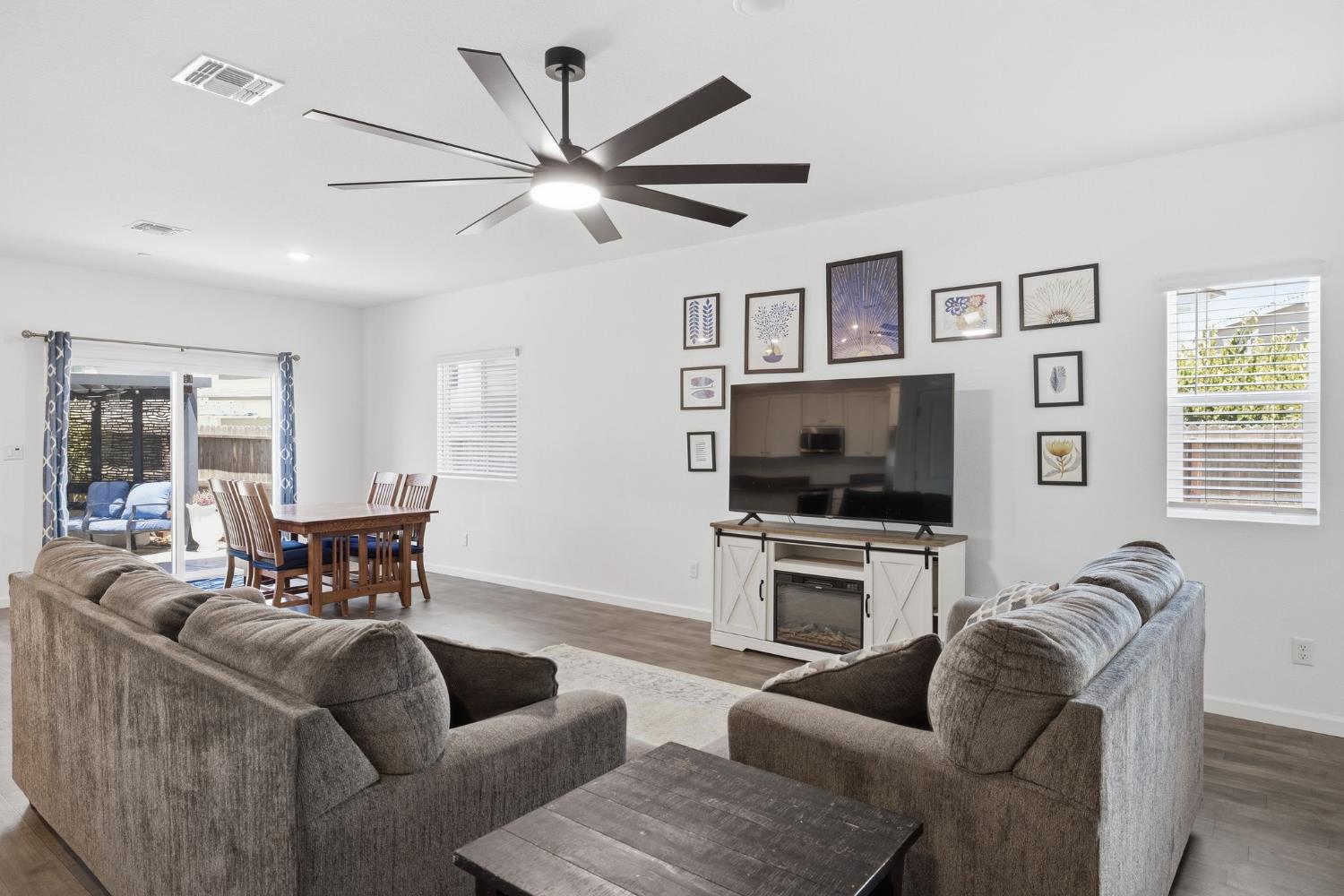 12201 Encanto Way Rancho Cordova, CA 95742 - Photo 5 of 38