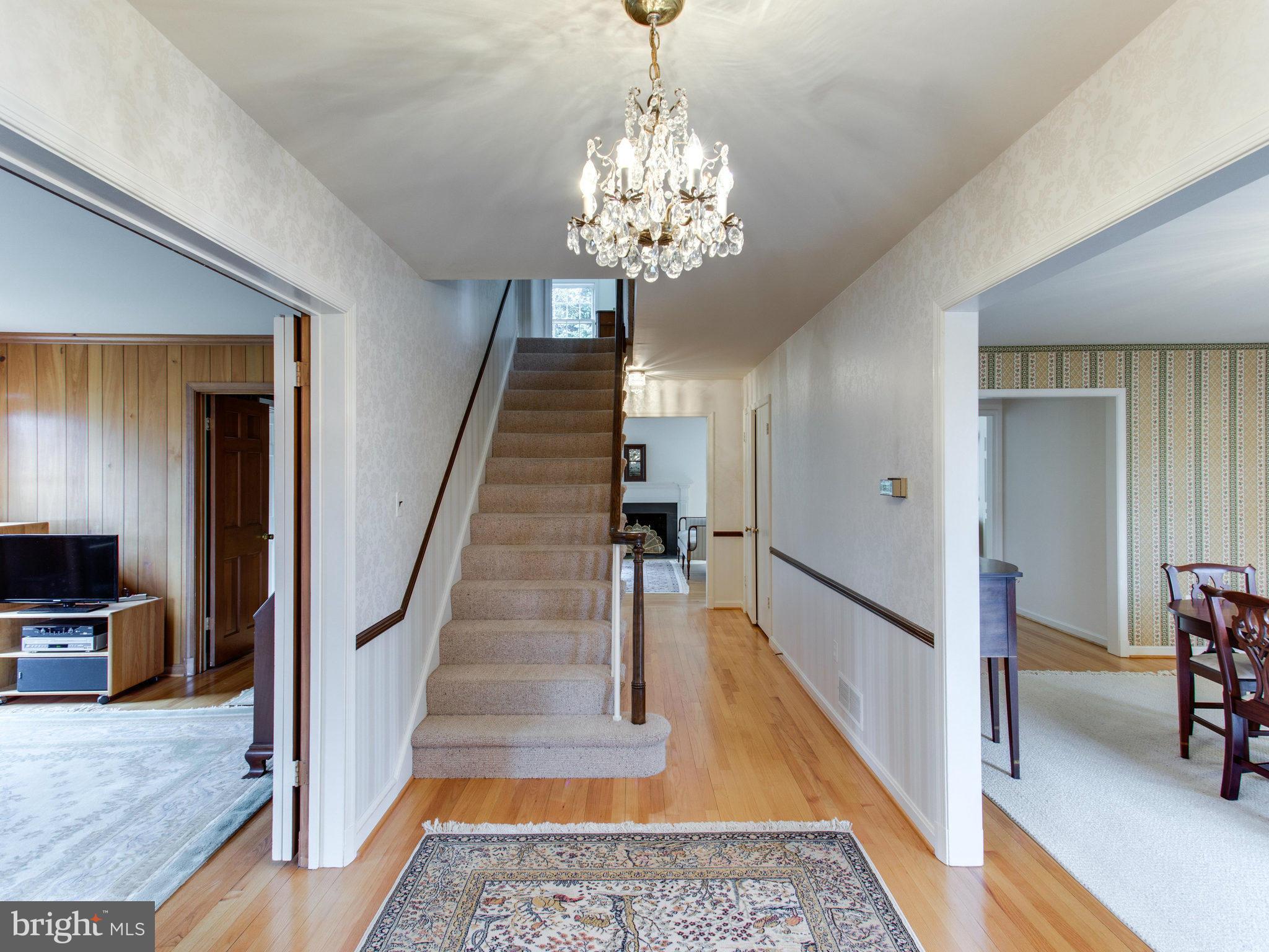 6013 Overlea Road Bethesda, MD 20816 - Photo 3 of 27 Entryway
