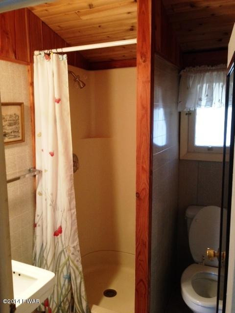 6 Main Street Greentown, PA 18426 - Photo 11 of 22