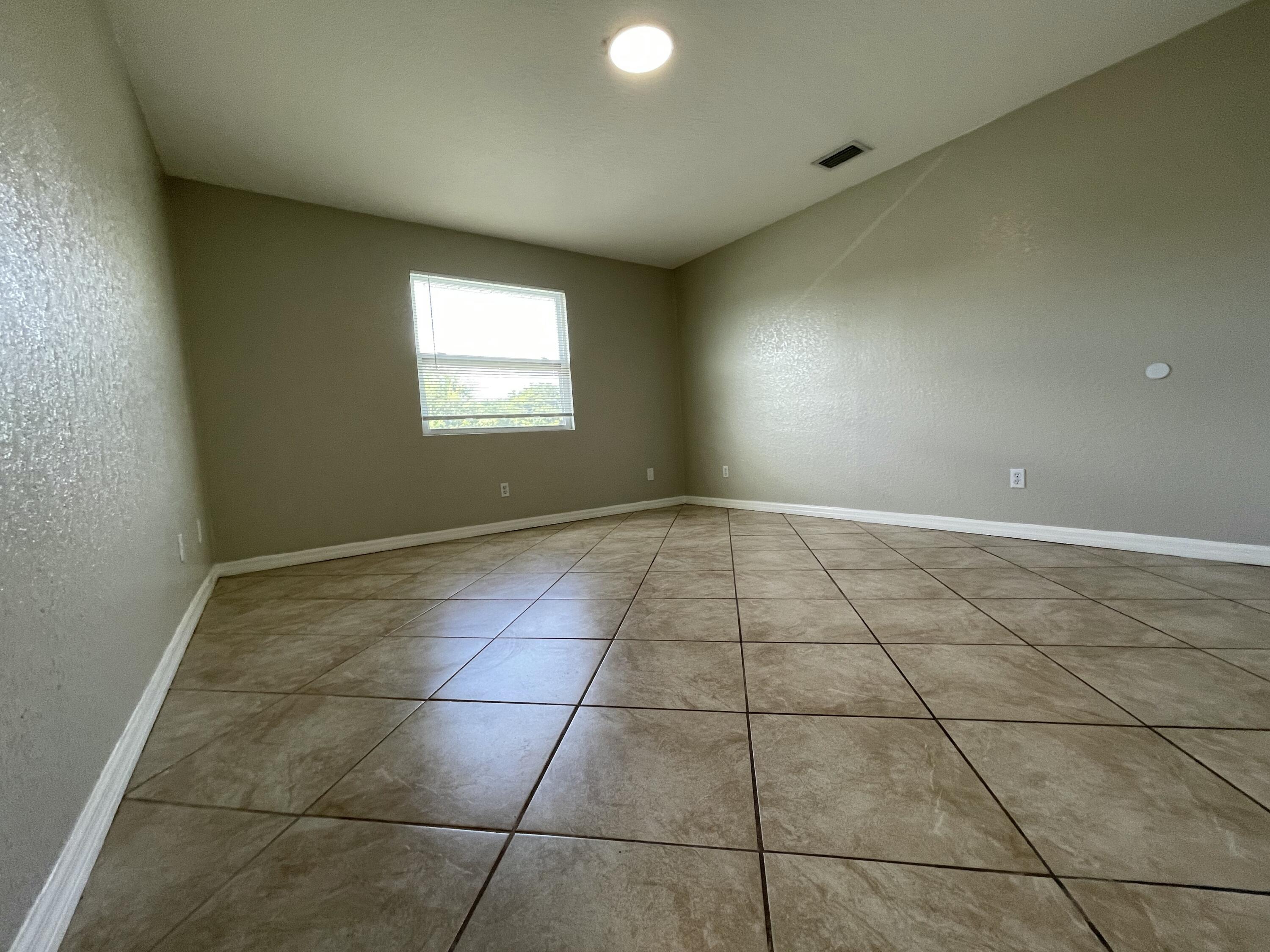 2886 Harson Way Fort Pierce, FL 34946 - Photo 11 of 28 IMG_5668