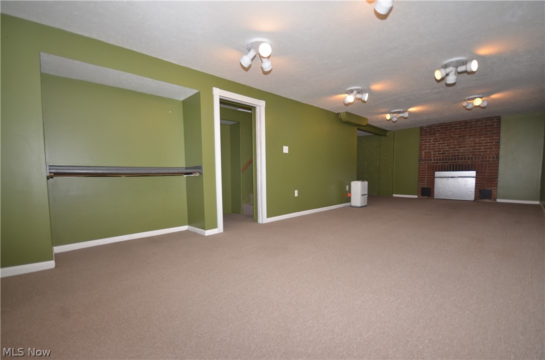 2865 Lee Road Silver Lake, OH 44224 - Photo 22 of 35