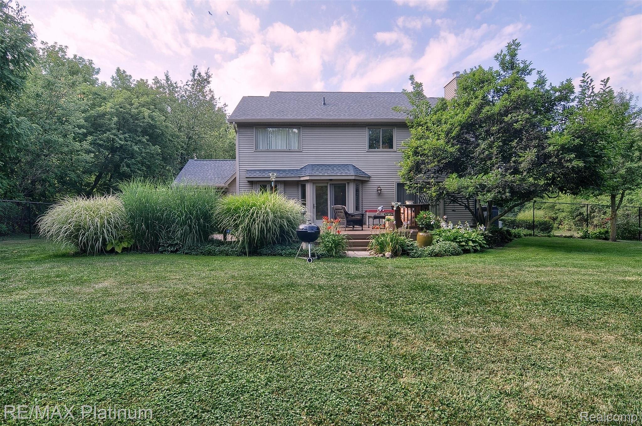 4799 East Clyde Road Howell, MI 48855 - Photo 28 of 38 28-Rear.jpg