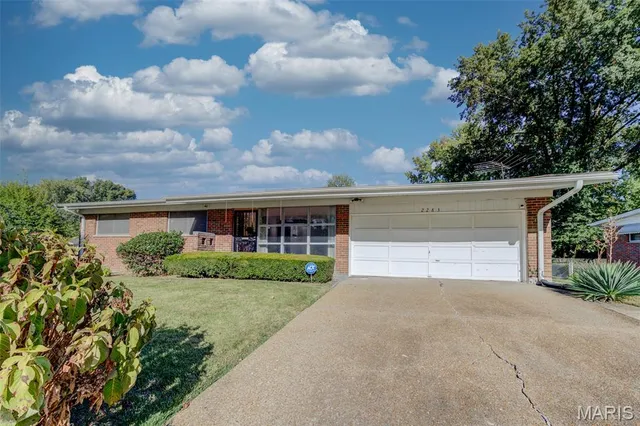 $162,500 | 2283 Hudson Road, St. Louis, MO 63136