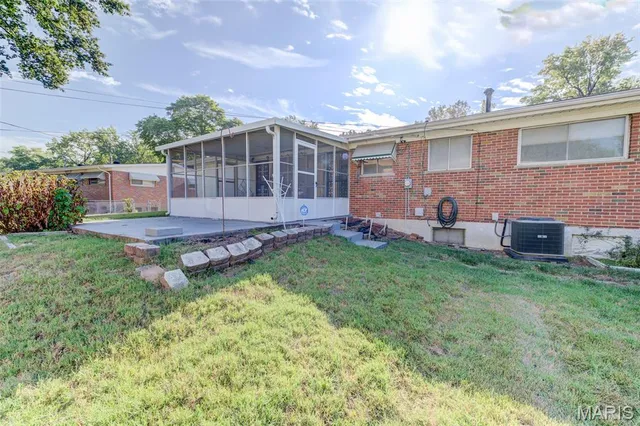 $162,500 | 2283 Hudson Road, St. Louis, MO 63136