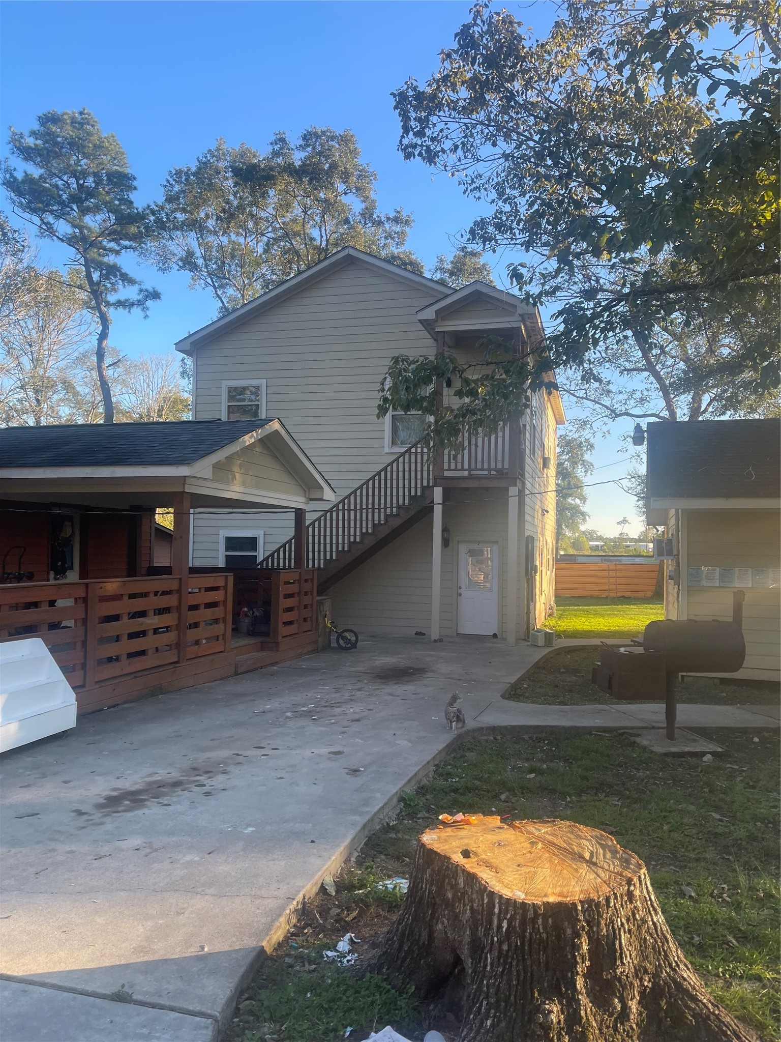 397 County Road 379 Cleveland, TX 77328 - Photo 11 of 15 a view of a house with a house balcony