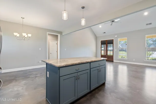 $359,500 | 309 Garrison Drive, Senatobia, MS 38668