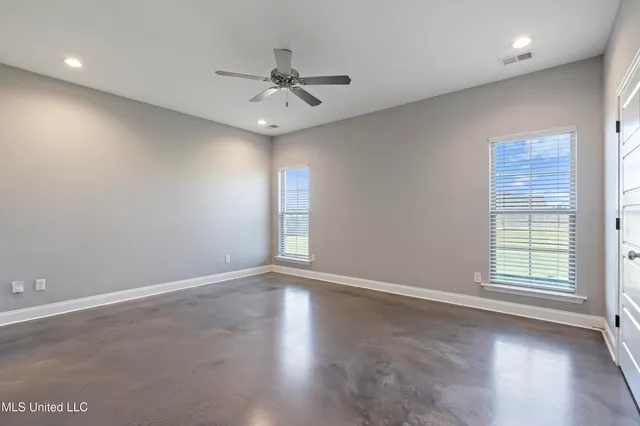 $359,500 | 309 Garrison Drive, Senatobia, MS 38668