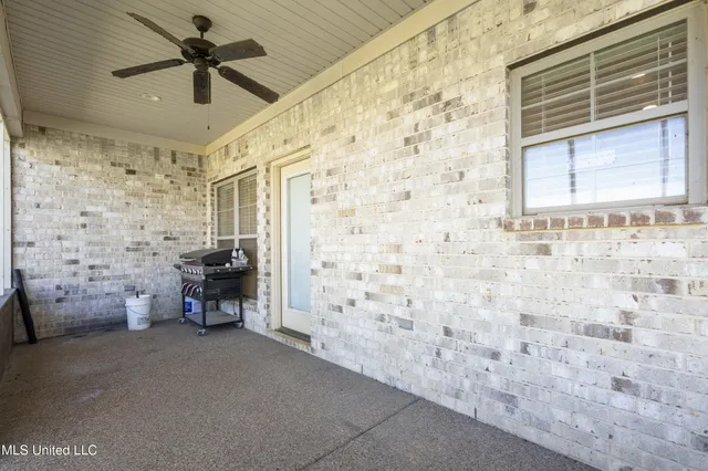 $359,500 | 309 Garrison Drive, Senatobia, MS 38668