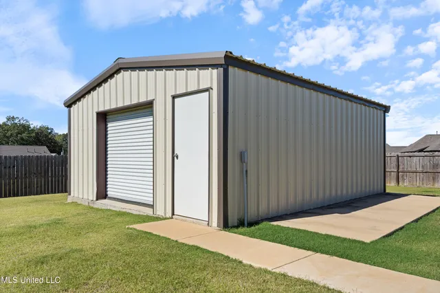 $359,500 | 309 Garrison Drive, Senatobia, MS 38668