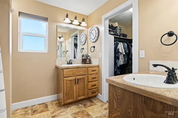 $569,000 | 3815 North 2456 East, Filer, ID 83328