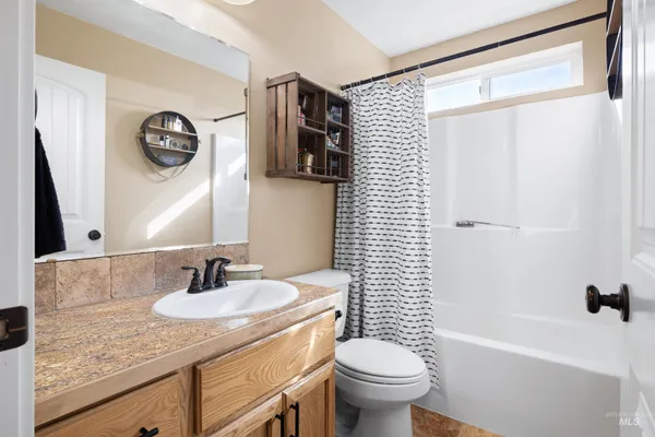 $569,000 | 3815 North 2456 East, Filer, ID 83328