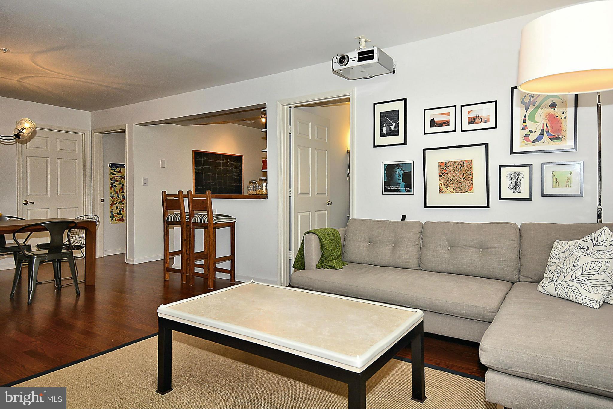 413 Ridgepoint Place, Unit 16 Gaithersburg, MD 20878 - Photo 4 of 30 Living Room