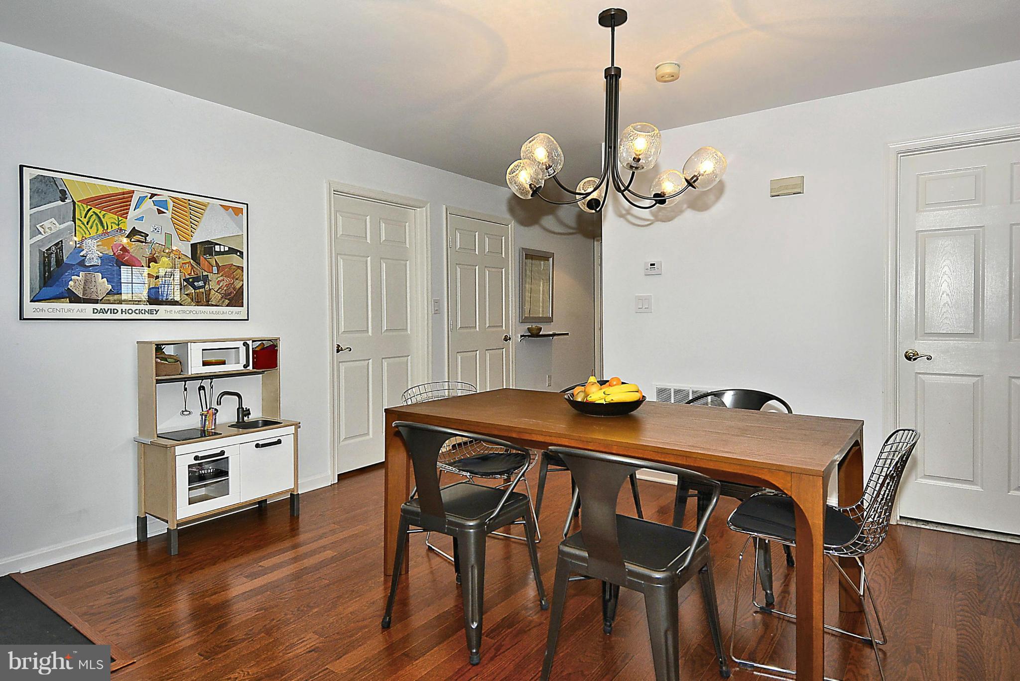 413 Ridgepoint Place, Unit 16 Gaithersburg, MD 20878 - Photo 5 of 30 Dining Room