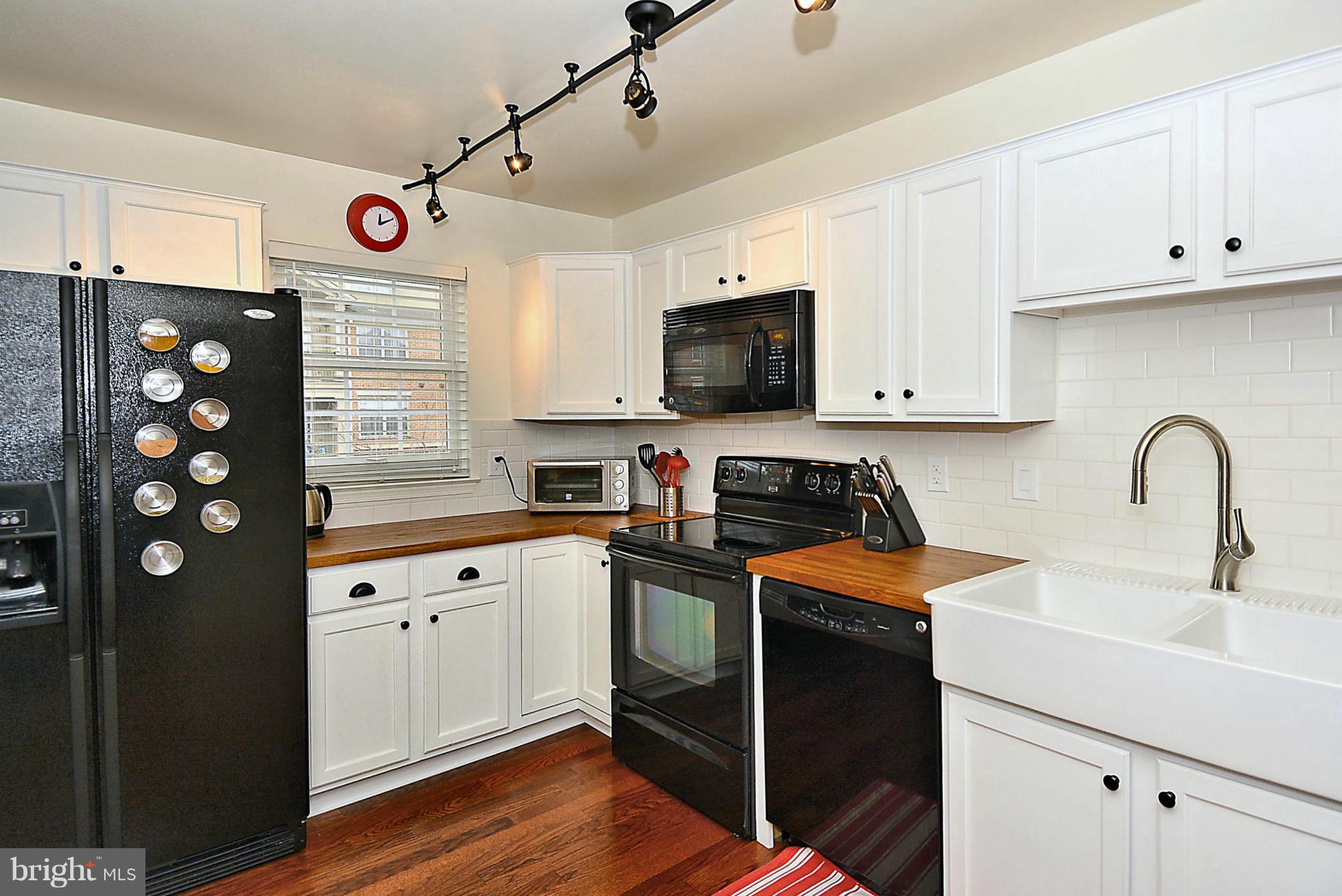 413 Ridgepoint Place, Unit 16 Gaithersburg, MD 20878 - Photo 8 of 30 Interior (General)