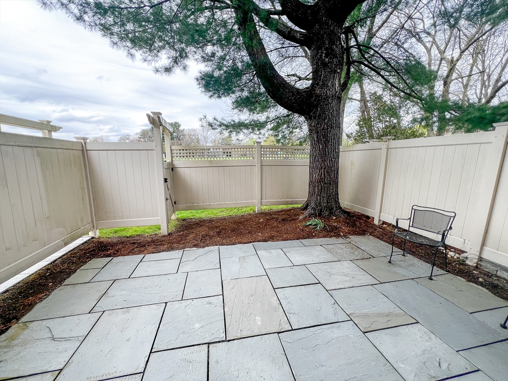 11 Oak Street, Unit 42 Wellesley, MA 02482 - Photo 14 of 15