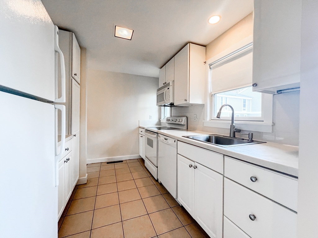 11 Oak Street, Unit 42 Wellesley, MA 02482 - Photo 10 of 15