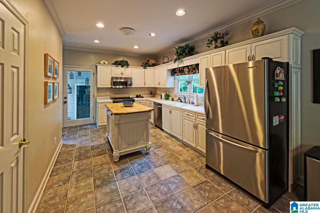 5231 Sicard Hollow Road Birmingham, AL 35242 - Photo 8 of 26