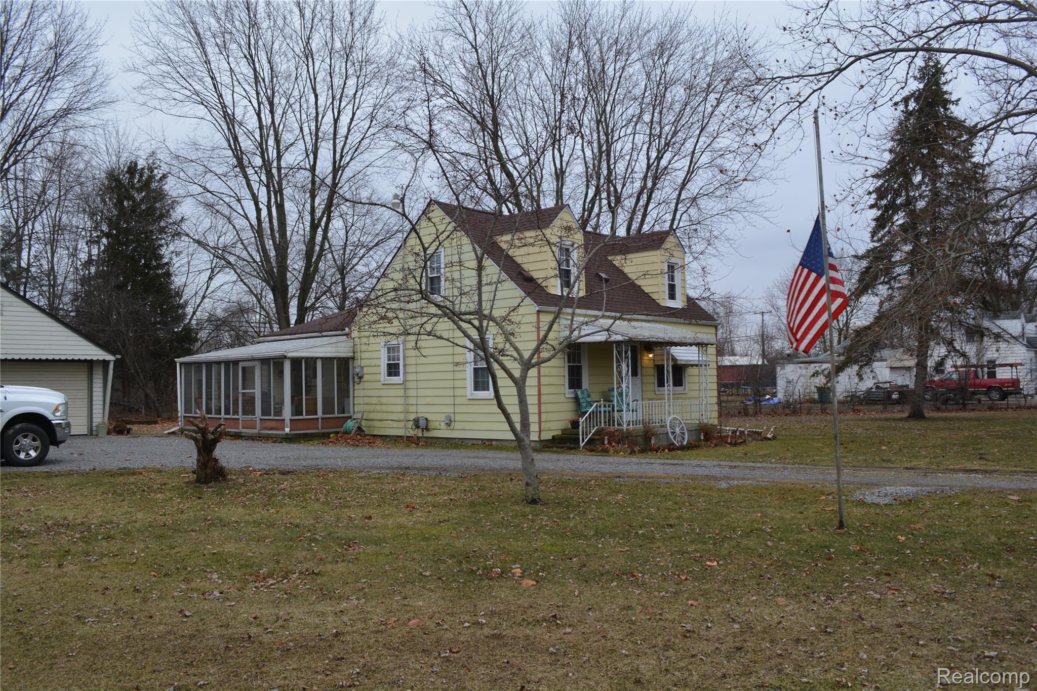 30367 Fort Road Rockwood, MI 48173 - Photo 4 of 35 30367 Fort St (4).JPG