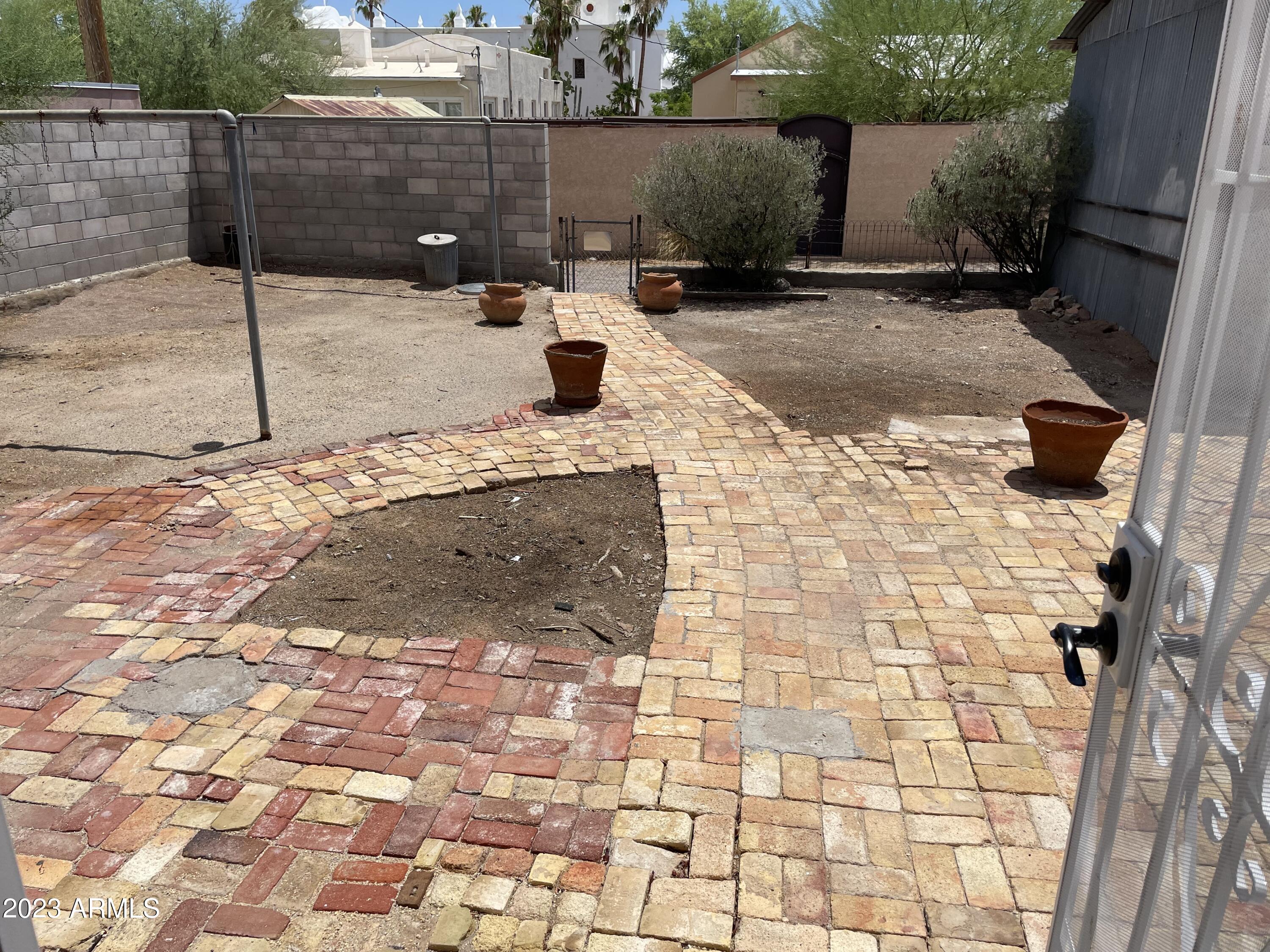 131 West Rocalla Avenue Ajo, AZ 85321 - Photo 7 of 11 IMG-7206