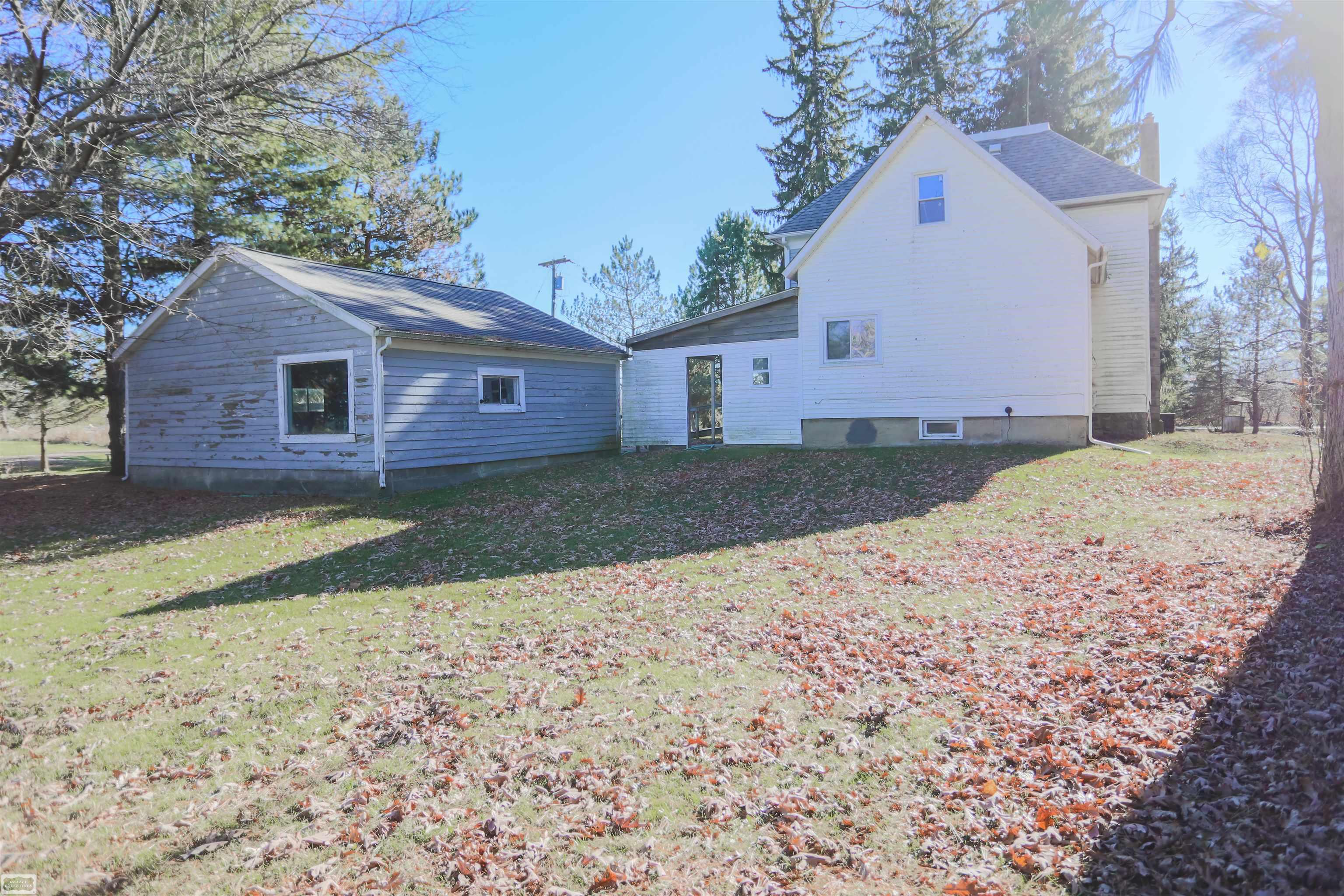 13582 Sullivan Road Capac, MI 48014 - Photo 5 of 37 Back
