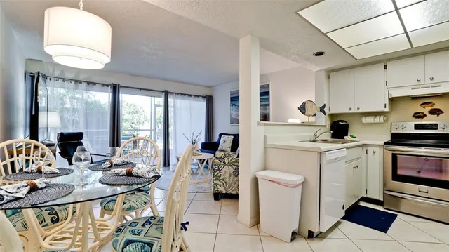 $750,000 | 100 73rd Street, Unit 101C, Holmes Beach, FL 34217