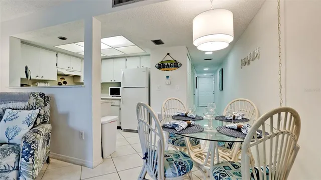 $750,000 | 100 73rd Street, Unit 101C, Holmes Beach, FL 34217