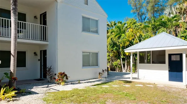 $750,000 | 100 73rd Street, Unit 101C, Holmes Beach, FL 34217