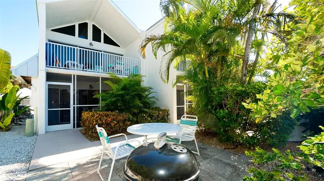 $750,000 | 100 73rd Street, Unit 101C, Holmes Beach, FL 34217