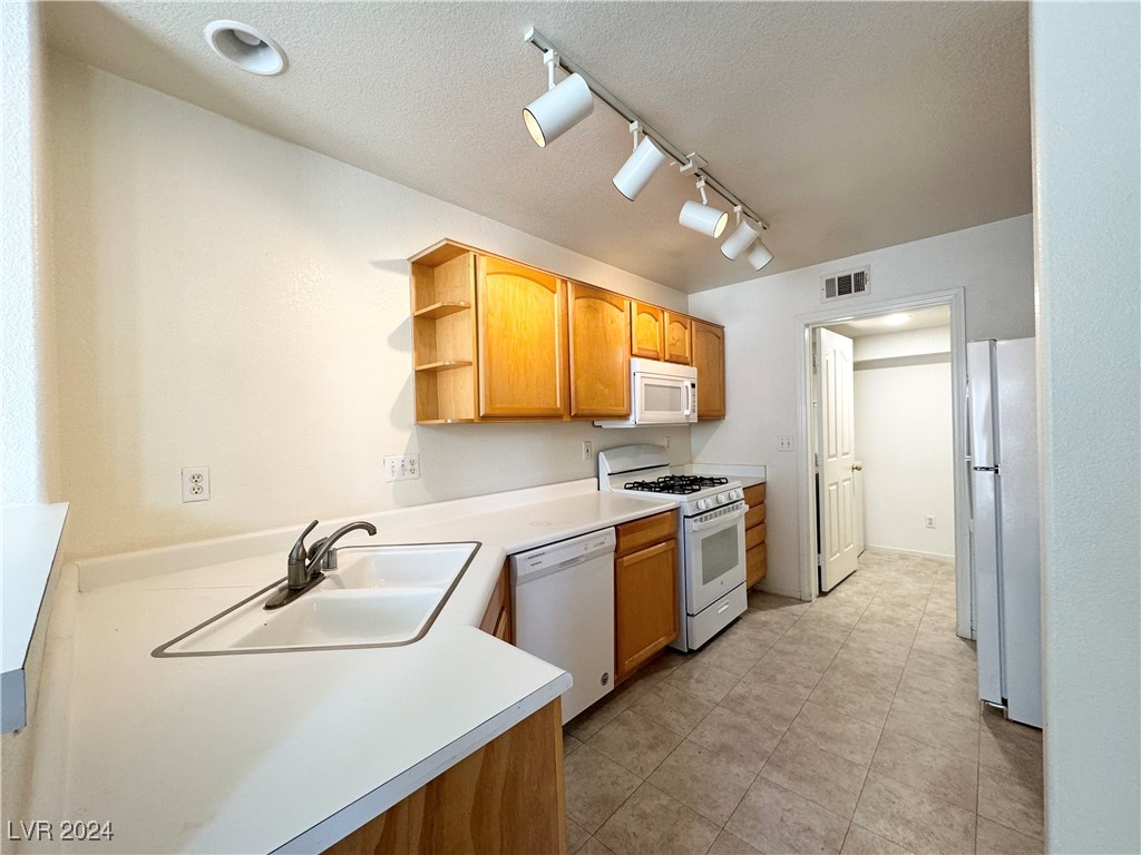 507 Crumpler Place Henderson, NV 89052 - Photo 5 of 7