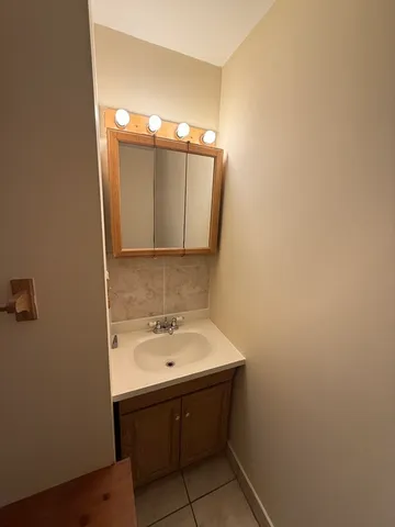 $1,700 | 37 Maple Avenue, Unit R, Rutland, MA 01543