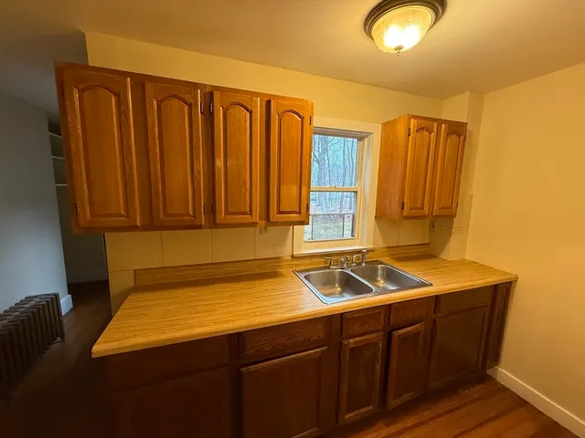 $1,700 | 37 Maple Avenue, Unit R, Rutland, MA 01543