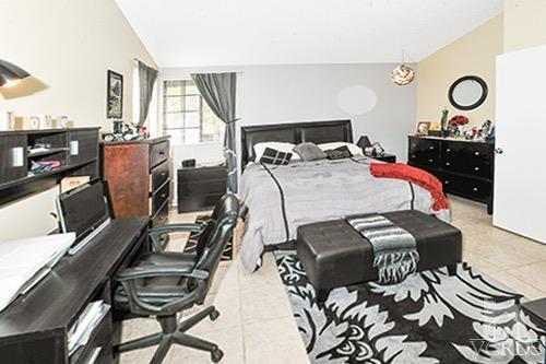 3636 Olds Road Oxnard, CA 93033 - Photo 20 of 23 a bedroom with a bed and dresser