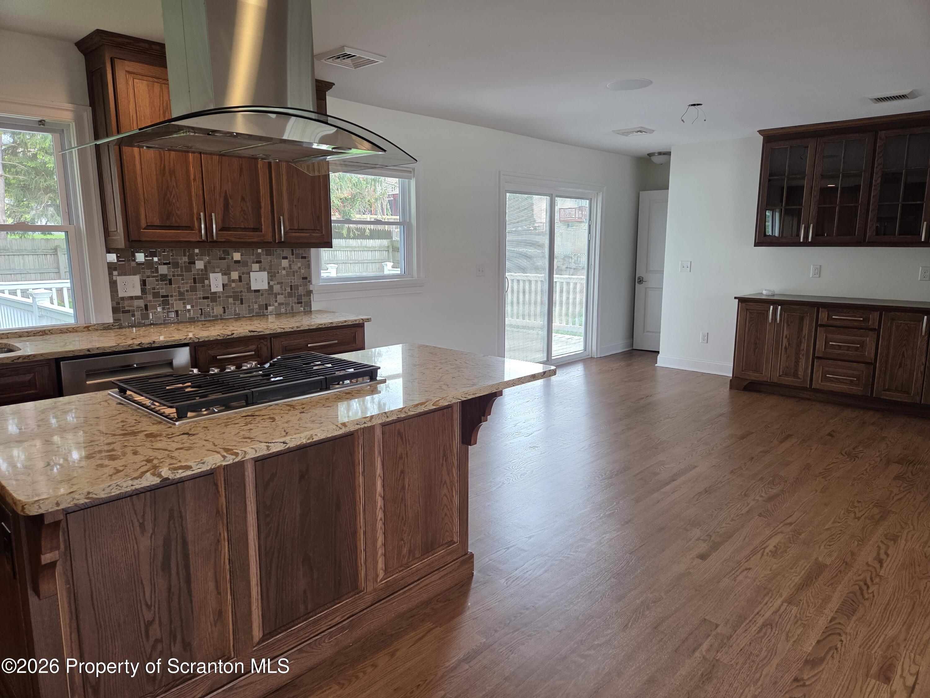 92 West Swallow Street Olyphant, PA 18447 - Photo 3 of 41 1000027662