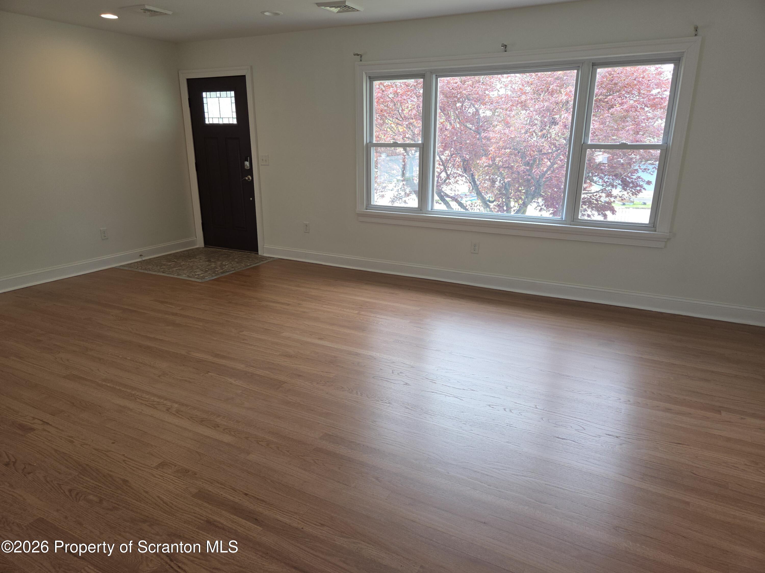 92 West Swallow Street Olyphant, PA 18447 - Photo 6 of 41 1000027669