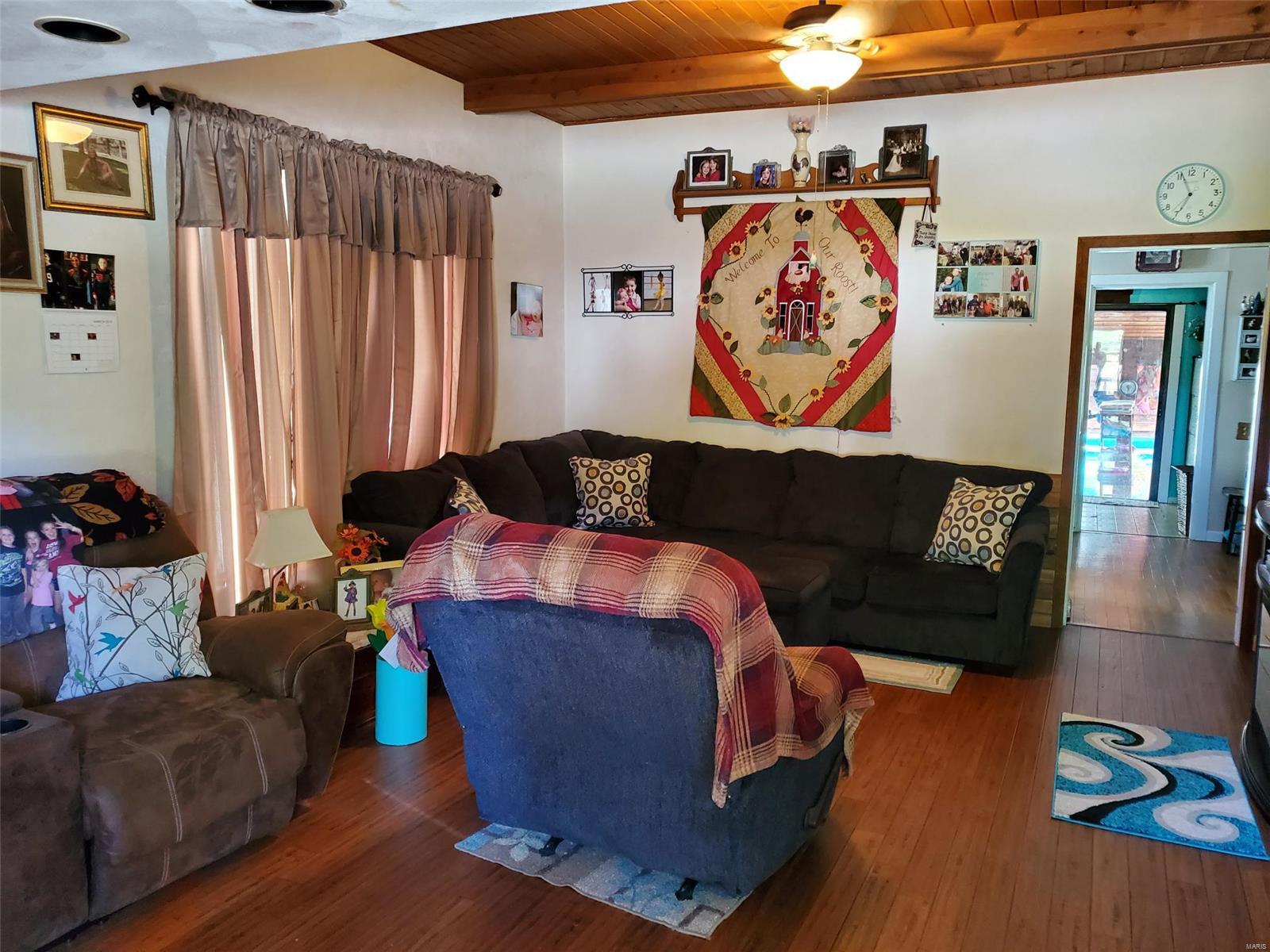 18920 Boulder Road Carlyle, IL 62231 - Photo 3 of 27