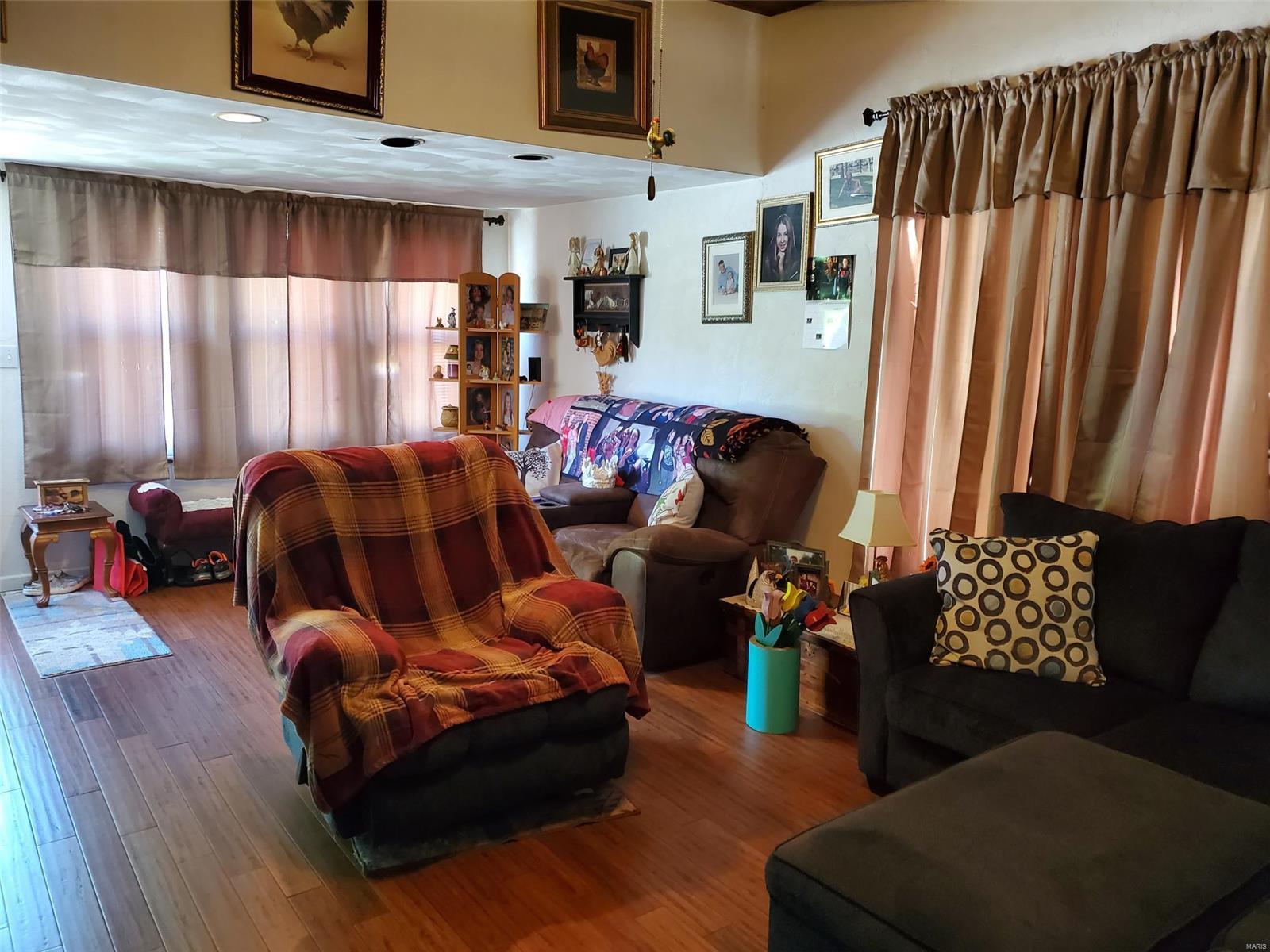 18920 Boulder Road Carlyle, IL 62231 - Photo 4 of 27