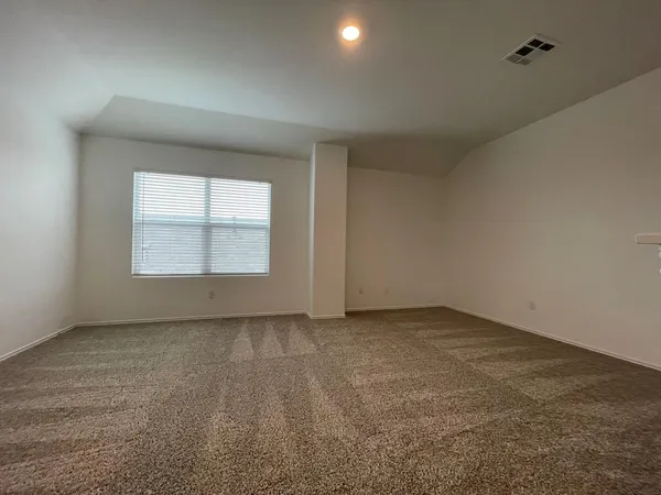 $2,300 | 433 Sebring Circle, Hutto, TX 78634