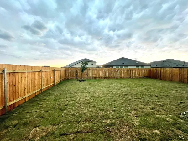 $2,300 | 433 Sebring Circle, Hutto, TX 78634
