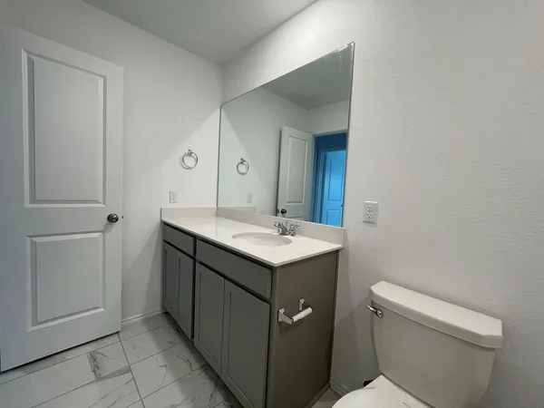 $2,300 | 433 Sebring Circle, Hutto, TX 78634
