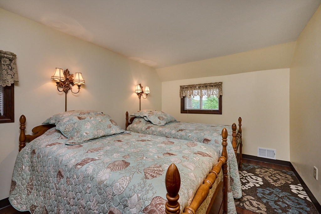 238 Dox Road Westfield, MA 01085 - Photo 17 of 31