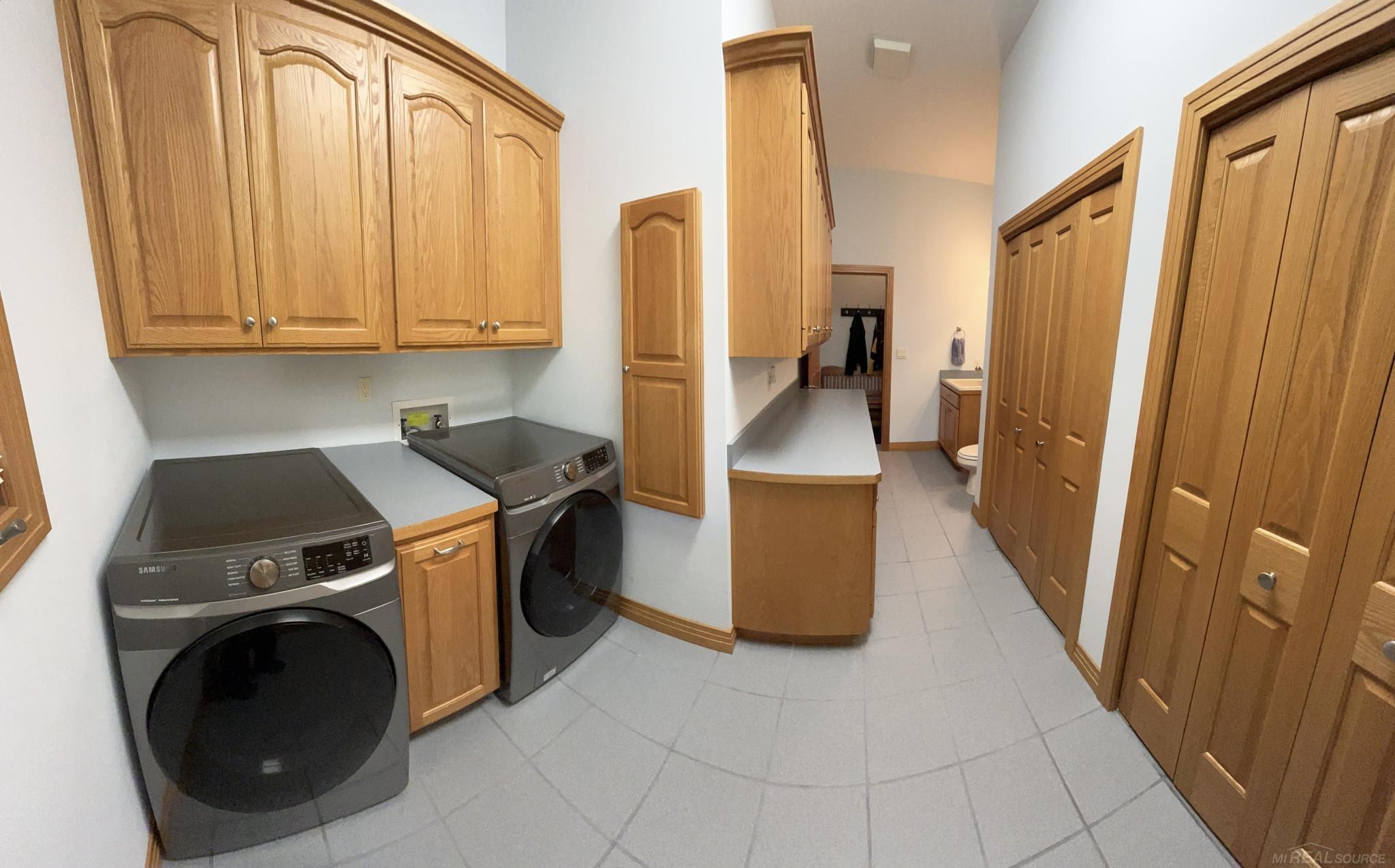 2337 Spring Arbor St. Joseph, MI 49085 - Photo 22 of 41 50147488-fae7f49c-aa12-49c7-be33-be326f48f237.JPG