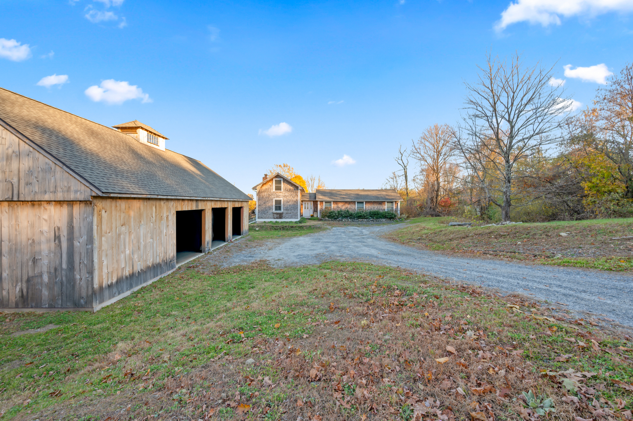 a view of a back yard of the house